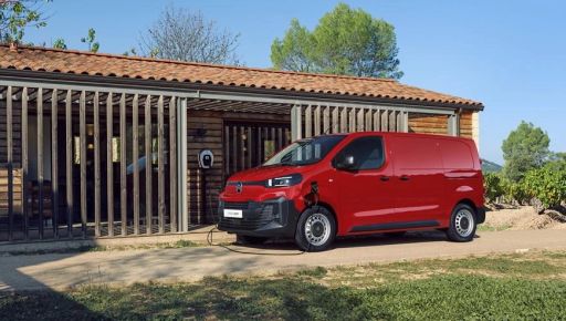 Как выбрать фургон для доставки: преимущества Citroën Jumpy VU в городских условиях