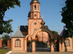 Возле храма в Харьковской области мужчина жестоко избил и порезал знакомого: суд объявил приговор