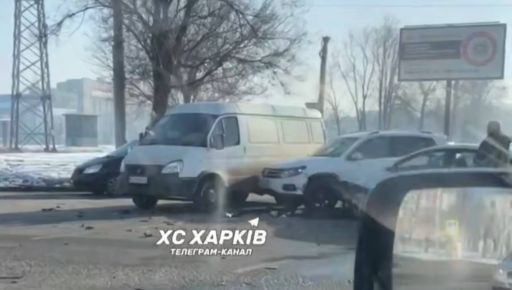 У Харкові в ДТП розбилися чотири автівки - соцмережі