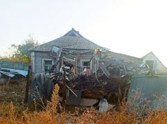 Окупанти тричі за добу били по населеному пункту біля кордону на Харківщині: Що зруйновано