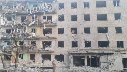 Оккупанты ударили авиабомбой рядом с 5-этажкой на Харьковщине: Есть погибшие и раненые