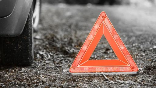 В Змиеве водитель снес электросопротивление и скрылся с места ДТП