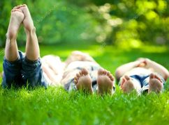 Трьох дітей, які зникли з будинку сімейного типу на Лозівщині, знайшли в полі