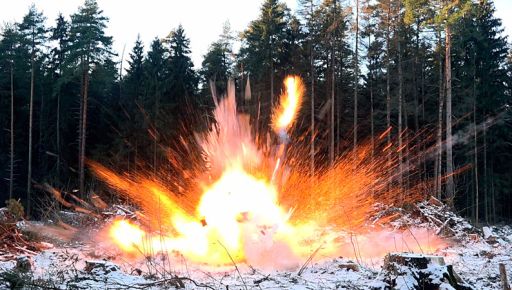 На Харківщині горить ліс, у вогні детонують російські боєприпаси: Що відомо
