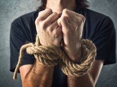 Рабство у Харкові: підприємець утримував працівницю й вимагав $5000 за звільнення