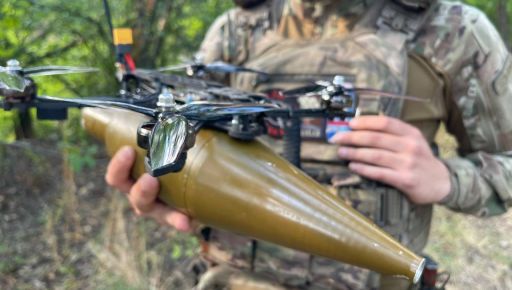 У Купʼянську FPV-дрон влучив у цивільне авто: Поранено 70-річного чоловіка