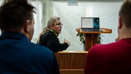 Австралийский врач бесплатно проконсультировала более 100 жителей прифронтовых общин Харьковщины