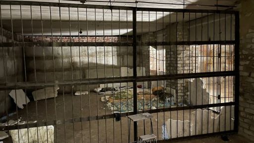 Полиция показала лица надзирателей пыточной, которую оккупанты устроили в Волчанске