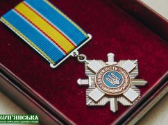 На Харківщині рідним загиблих героїв вручили посмертні нагороди