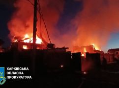 Ракетний удар по Харкову: Рятувальники показали кадри ліквідації пожежі