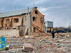 На Харьковщине оккупанты уничтожили частные дома: есть раненые