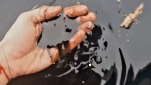 Вода - у плямах та смердить: Як виглядають Уди після удару по нафтобазі в Харкові