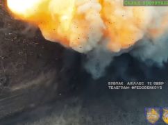 Бійці харківської бригади знищили російський склад протитанкових мін на Донбасі: Кадри з дрона