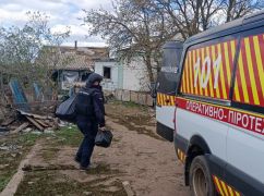 На Ізюмщині рятувальники вивезли із прифронтового села чотирьох людей: Кадри евакуації