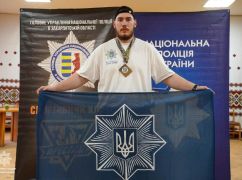 Харьковский патрульный стал вицечемпионом по армрестлингу