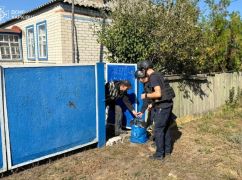 Бійці ДСНС вивезли з прифронтової Ізюмщини двох цивільних на броньовику