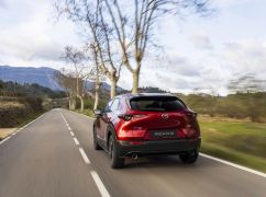 Mazda CX-30: дизайн, технологии и комфорт