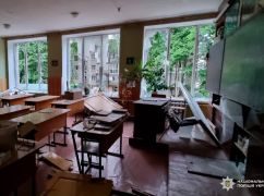 Россияне ударили по лицею в Харьковской области: полиция обнародовала фото с места