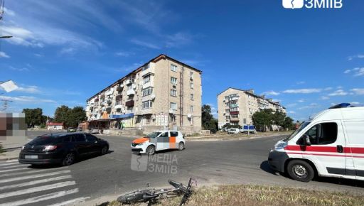 У Змієві легковик збив велосипедиста: чоловіка госпіталізували
