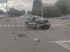 Смертельна аварія в Харкові: водій проїхав на червоне та загинув