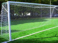 Найняв тренера та воротаря: як футболіст з Харківщини підтримує форму під час дискваліфікації