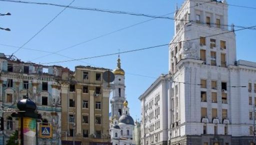 Вместо "серпа и молота" - герб Харькова: советскую символику демонтируют со здания горсовета