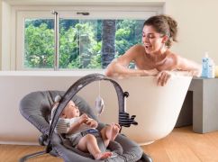 Як вибрати крісло-гойдалку для немовлят