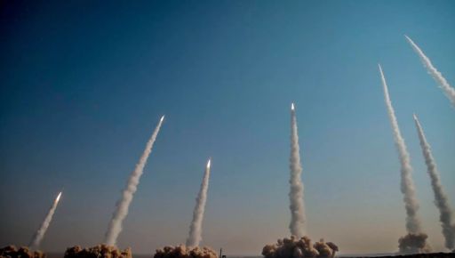 Чому Тегеран обстрілює всіх, до кого може дотягнутися?