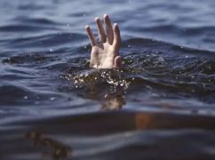 В Харьковской области обнаружили тело мужчины в водоеме