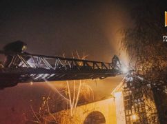 В Харьковской области после обстрела вспыхнул частный дом