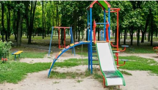 В Харьковской области мужчина зарезал человека на детской площадке
