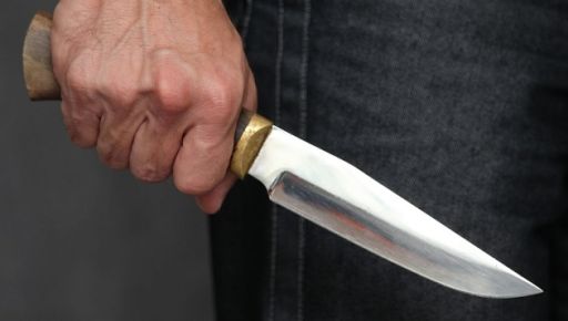 У Змієві чоловік порізав працівника ТЦК