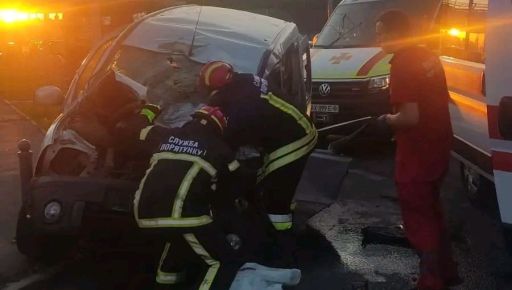 В Харькове разбились машины: ГСЧС вырезала тело погибшего водителя