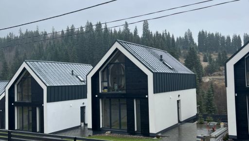 Харківський забудовник показав перші котеджі свого комплексу в Буковелі