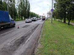 Дорожники показали, где сейчас ремонтируют трассы в Харьковской области