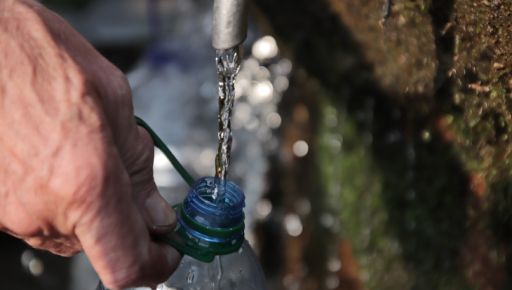 В Харьковской области ужесточили контроль за качеством питьевой воды: на большинстве объектов обнаружены нарушения