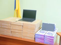 Школярі з деокупованої Харківщини отримали гаджети від ЮНІСЕФ
