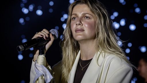 Усталость, синяки и юмор: харьковская певица KOLA показала закулисье "Танцев со звездами"