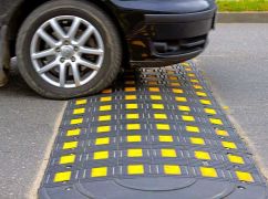 У Харкові пропонують встановити "лежачих поліцейських" біля парку та спортшколи