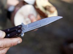 Суд объявил приговор мужчине, порезавшему несовершеннолетнюю бывшую ножом на Харьковщине
