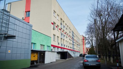Чугуївська лікарня отримала сучасне обладнання для реабілітації постраждалих від вибухів