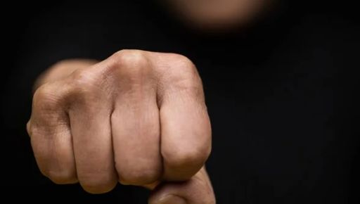 На Харківщині солдат ледь не зарізав знайомого: вирок суду