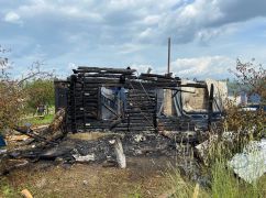 Сожженные и стертые в прах дома: Полиция показала последствия обстрелов Харьковщины