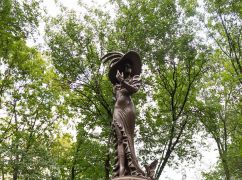 В Харькове обсуждают будущее памятника Людмиле Гурченко