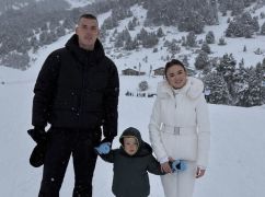 Футболист из Харьковской области Лунин показал, как праздновал Рождество с семьей на горнолыжном курорте