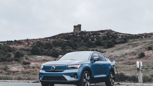 Volvo EX30: повний огляд електрокросовера 2025 року