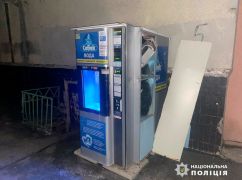 Обворовывал автоматы с питьевой водой: В Харьковской области полицейские задержали преступника с большим "криминальным стажем"