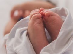 У Харкові медики "швидкої" прийняли пологи вдома в породіллі