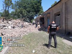 Дыры в крыше: На Харьковщине фирма халатно "отремонтировала" школу, по которой ударили россияне
