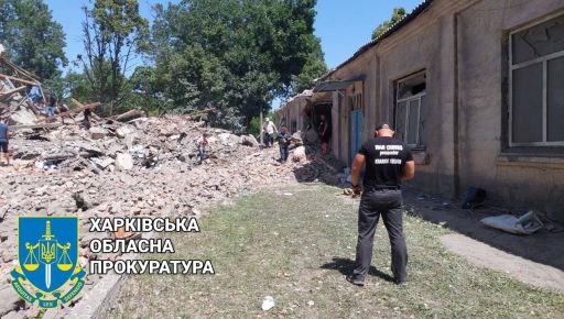 Дірки в даху: На Харківщині фірма халатно "відремонтувала" школу, в яку поцілили росіяни